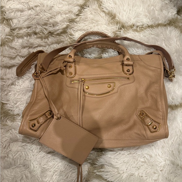 Balenciaga Handbags - Balenciaga city bag medium